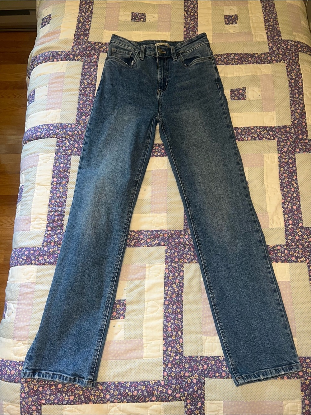 Dex Straight-Leg High-Rise Jeans in Dark Blue Wash
